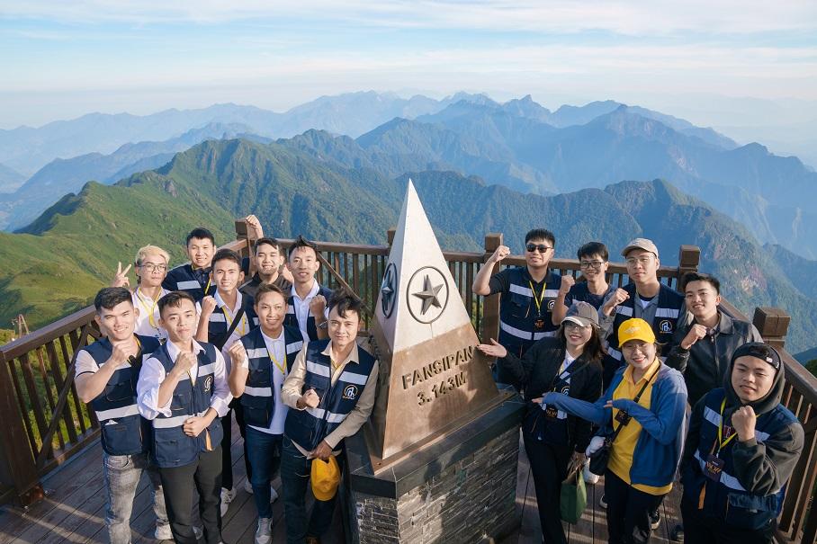 Nhân viên SGR tại F