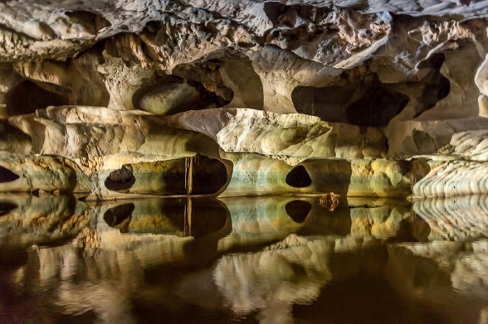 Chiêm ngưỡng vẻ đẹp của hang động Moso (Hà Tiên)