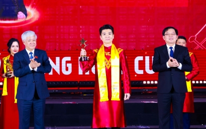Doanh nhân Đỗ Quang Vinh được vinh danh trong TOP 10 Giải thưởng Sao Đỏ 2025