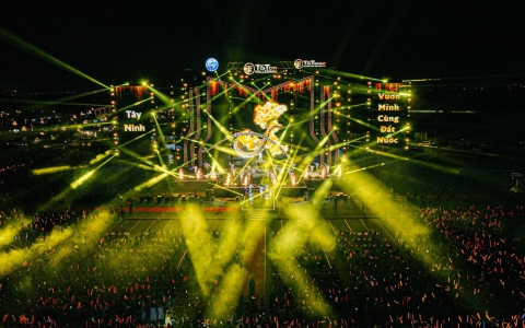 Gần 5 vạn người hội tụ về T&T City Millennia trải nghiệm 2 công trình kỷ lục quốc gia và đại nhạc hội