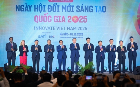 Tiếp tục đẩy mạnh ứng dụng AI, “siêu cảng” Việt Nam SuperPort™ của T&T Group gây ấn tượng mạnh tại VIIE 2025