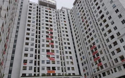 Bị “sờ gáy”, hàng chục chung cư ở Hà Nội lộ chuyện tranh chấp giữa chủ đầu tư và cư dân